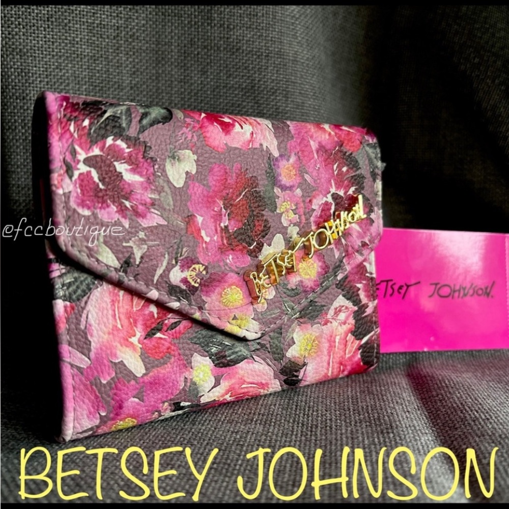 BETSEY JOHNSON xolana FLAP small wallet floral mauve pink